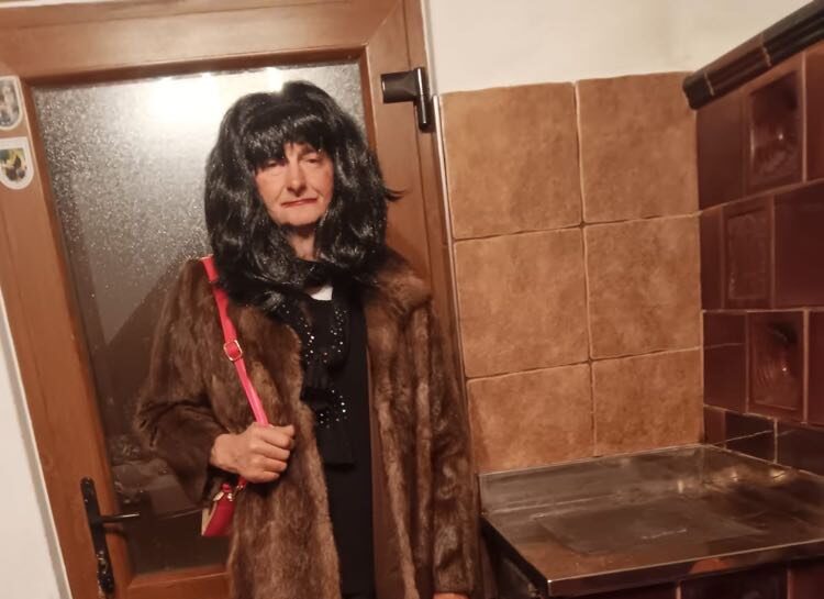 Prva dama Planete Rakovica, i prva brada karlovačke galaksije